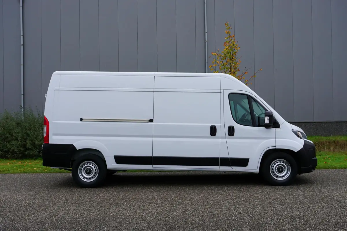 2.2 MultiJet 140 L3H2 3.5t Heavy in Topstaat |Betimmering |Groot scherm |Camera |Cruise |Climate |Navi |Carplay |Parkeersensoren |140 pk |EURO6 |3500 KG