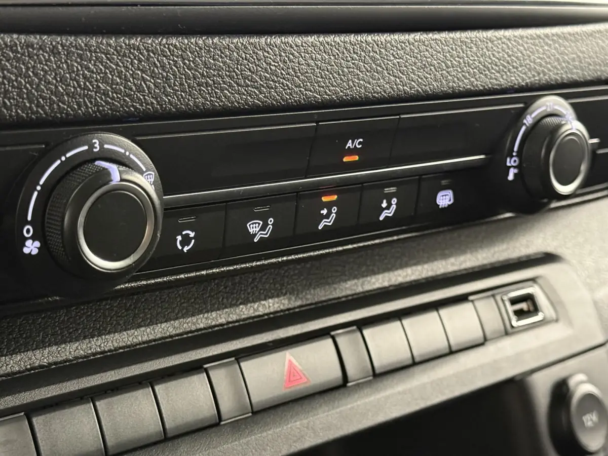 2.0 BlueHDI 180PK Long Dubbele Cabine Automaat Airco Bluetooth LM Velgen Look pakket