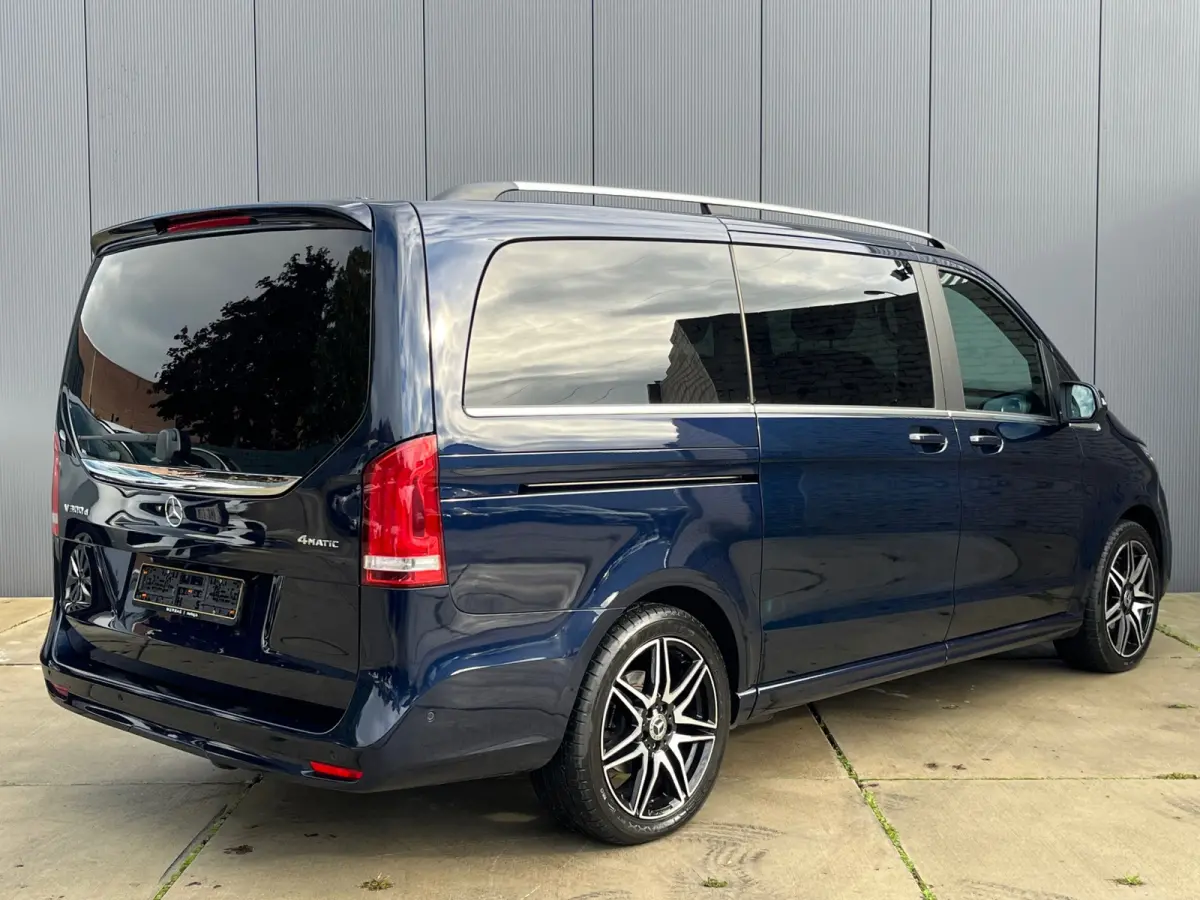 300d 4-MATIC Lang Avantgarde Edition AMG / Luchtvering / Memory / INCL BTW & BPM