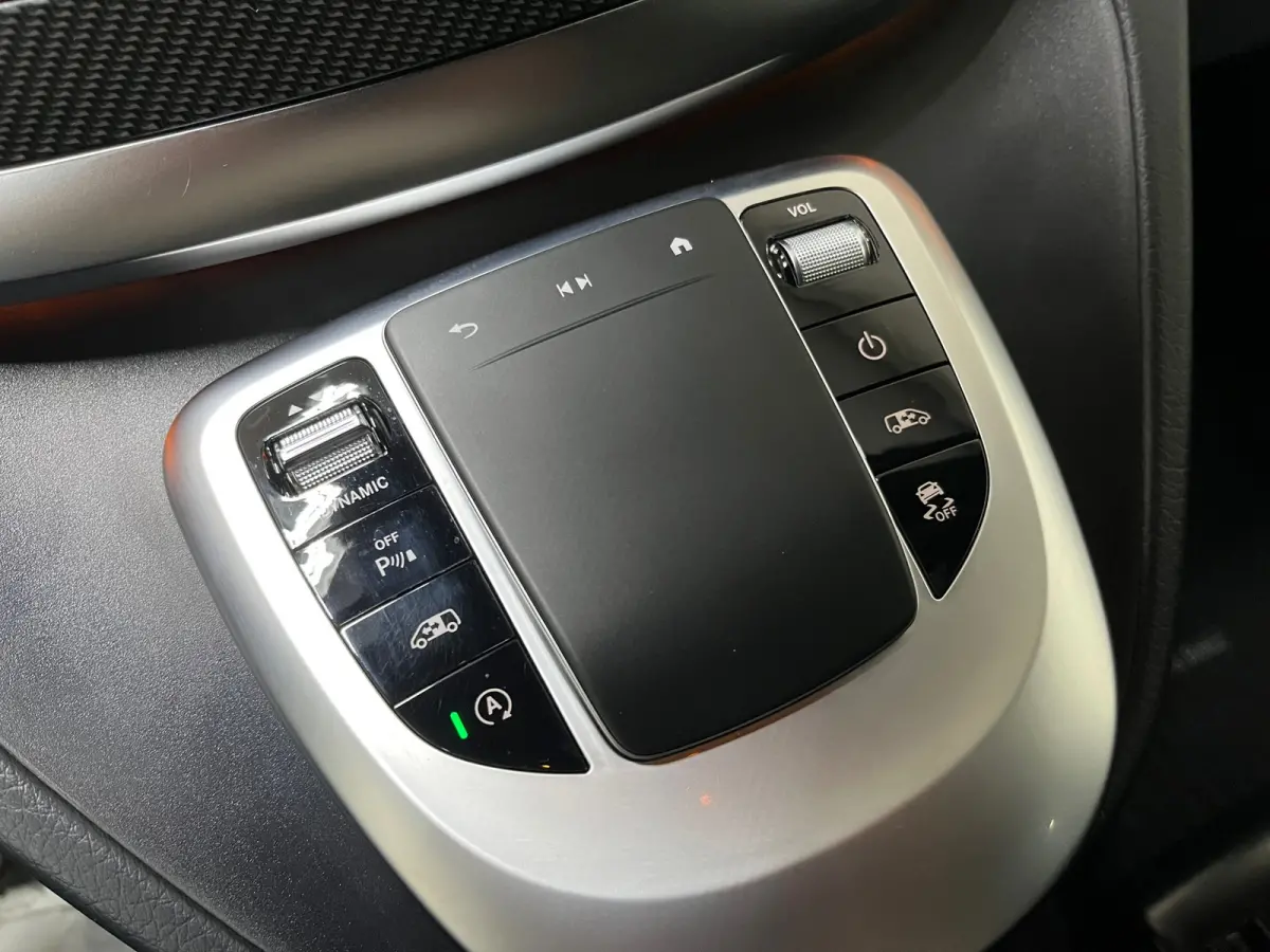 300d 4-MATIC Lang Avantgarde Edition AMG / Luchtvering / Memory / INCL BTW & BPM