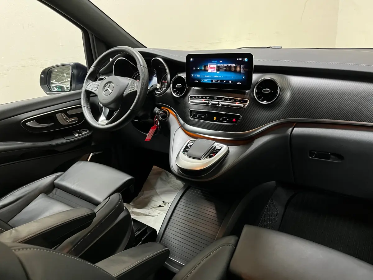 300d 4-MATIC Lang Avantgarde Edition AMG / Luchtvering / Memory / INCL BTW & BPM