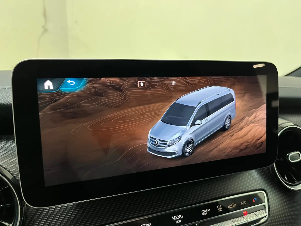 300d 4-MATIC Lang Avantgarde Edition AMG / Luchtvering / Memory / INCL BTW & BPM