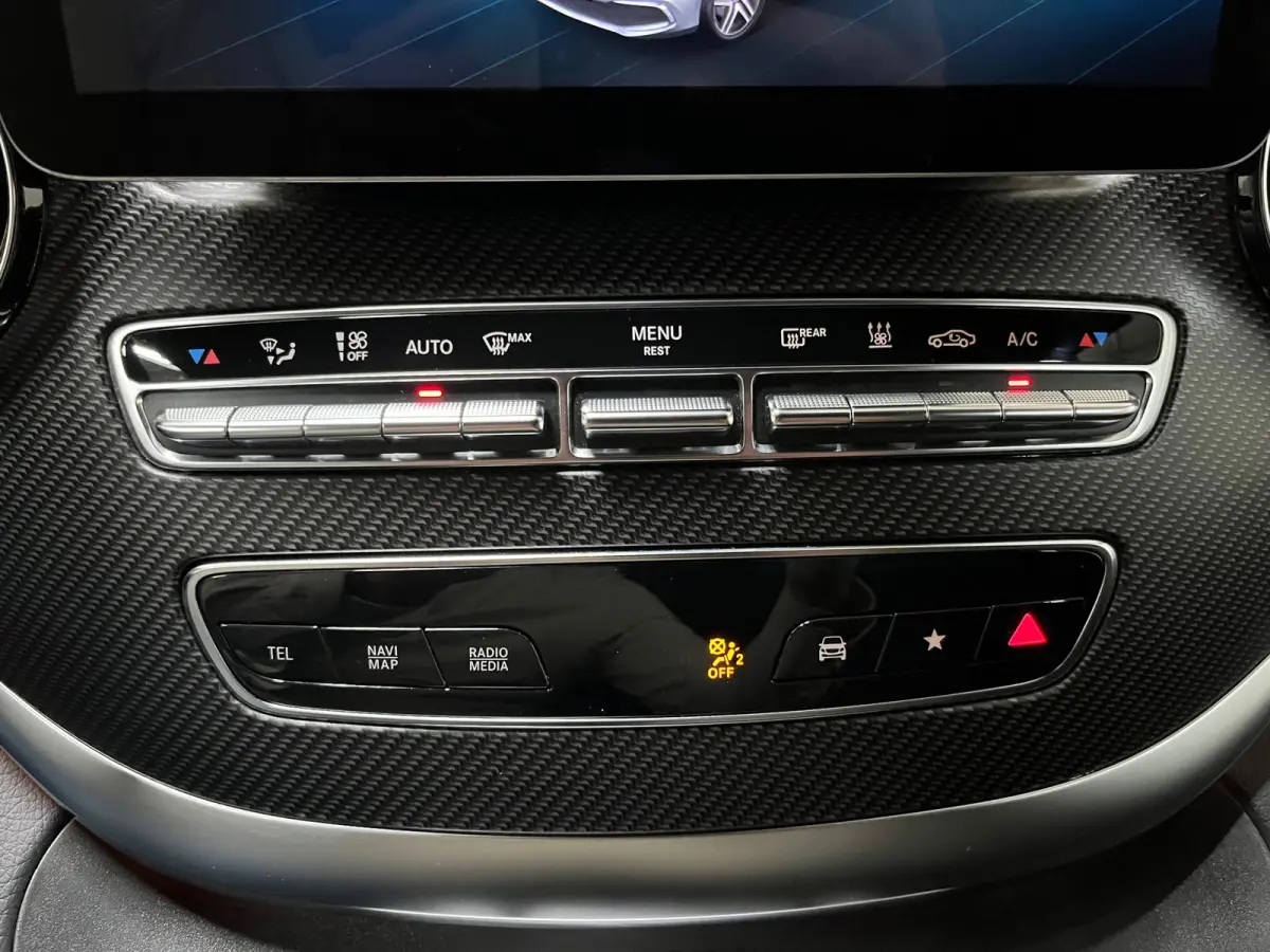 300d 4-MATIC Lang Avantgarde Edition AMG / Luchtvering / Memory / INCL BTW & BPM