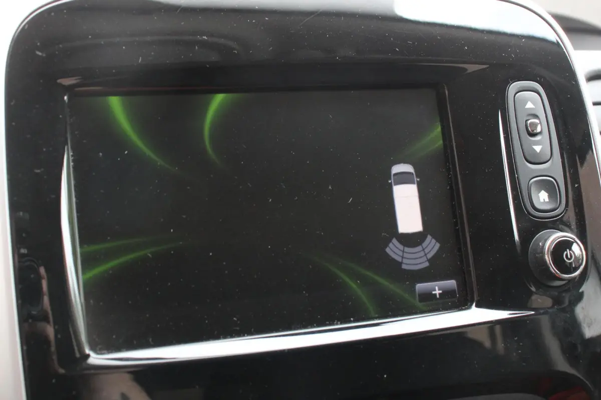 1.6 dCi Grand Authentique Energy incl. BPM/ BTW  L2H1 8 persoons !  Navigatie Airco voor en achter Parkeer sensoren Cruise Control Bumpers in kleur