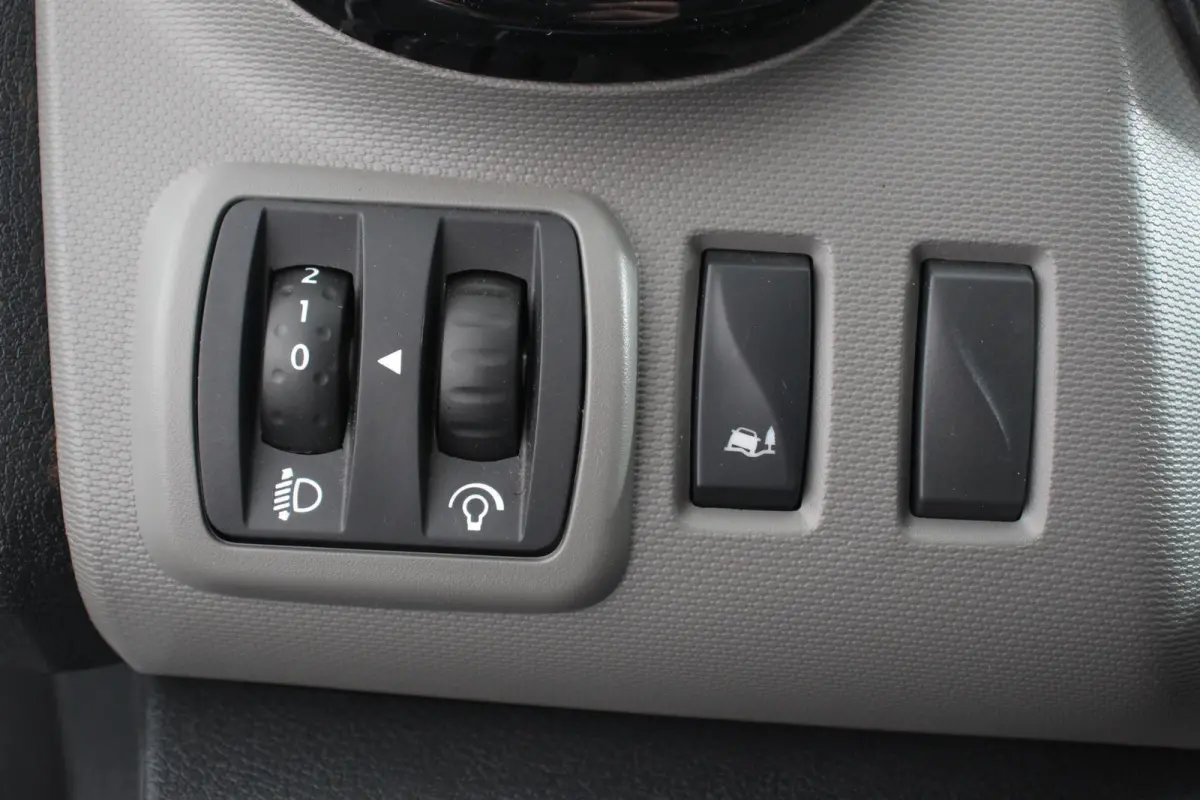 1.6 dCi Grand Authentique Energy incl. BPM/ BTW  L2H1 8 persoons !  Navigatie Airco voor en achter Parkeer sensoren Cruise Control Bumpers in kleur