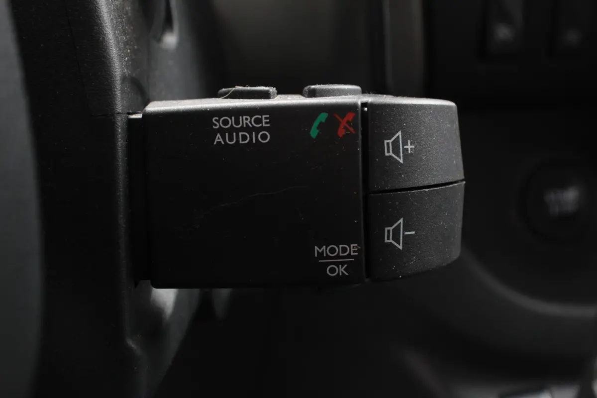 1.6 dCi Grand Authentique Energy incl. BPM/ BTW  L2H1 8 persoons !  Navigatie Airco voor en achter Parkeer sensoren Cruise Control Bumpers in kleur