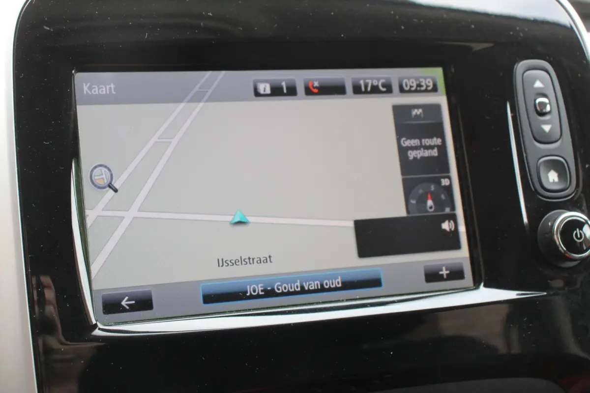 1.6 dCi Grand Authentique Energy incl. BPM/ BTW  L2H1 8 persoons !  Navigatie Airco voor en achter Parkeer sensoren Cruise Control Bumpers in kleur