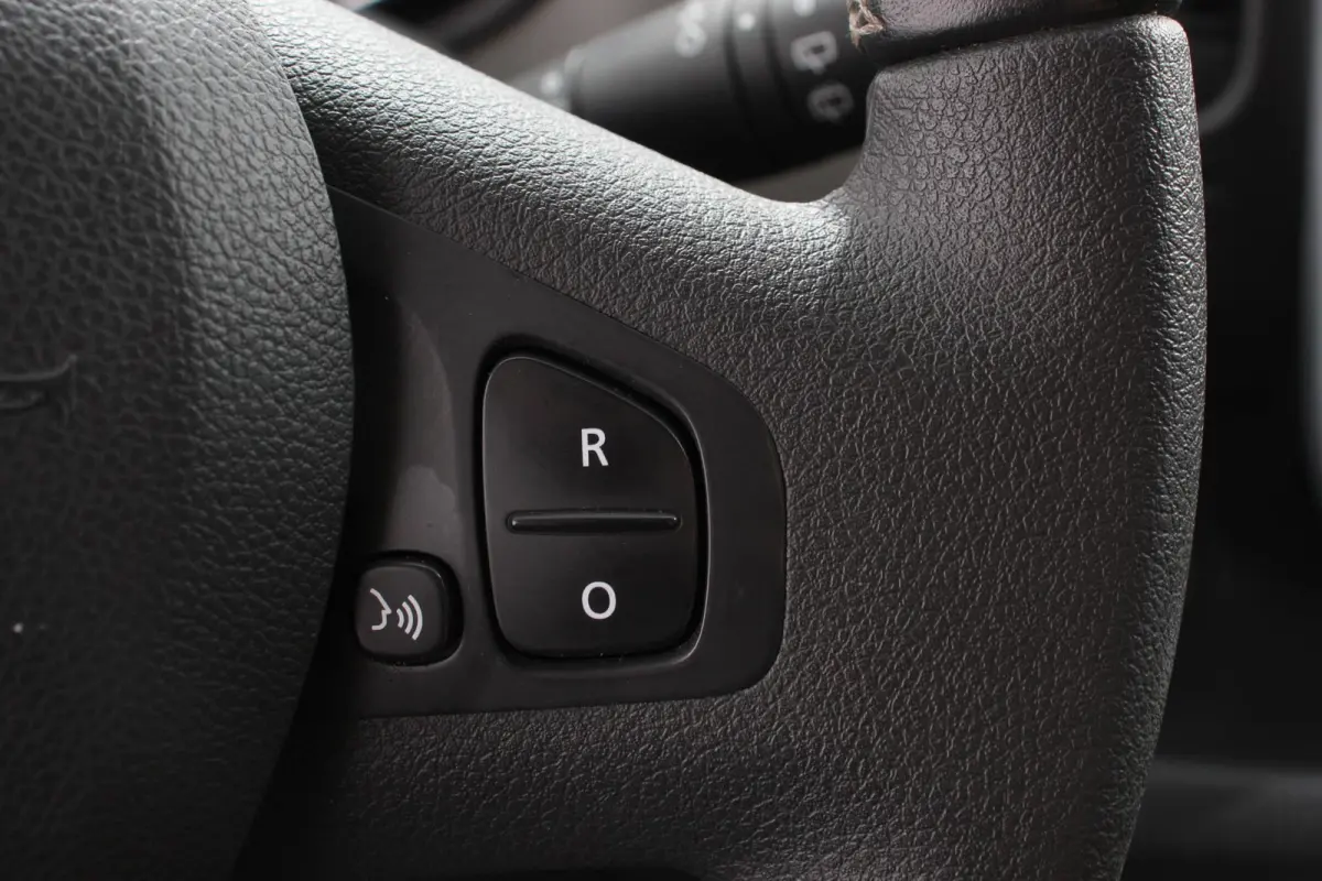 1.6 dCi Grand Authentique Energy incl. BPM/ BTW  L2H1 8 persoons !  Navigatie Airco voor en achter Parkeer sensoren Cruise Control Bumpers in kleur