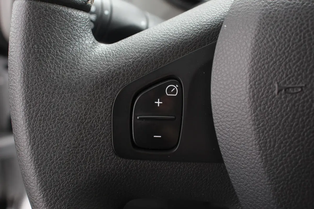 1.6 dCi Grand Authentique Energy incl. BPM/ BTW  L2H1 8 persoons !  Navigatie Airco voor en achter Parkeer sensoren Cruise Control Bumpers in kleur