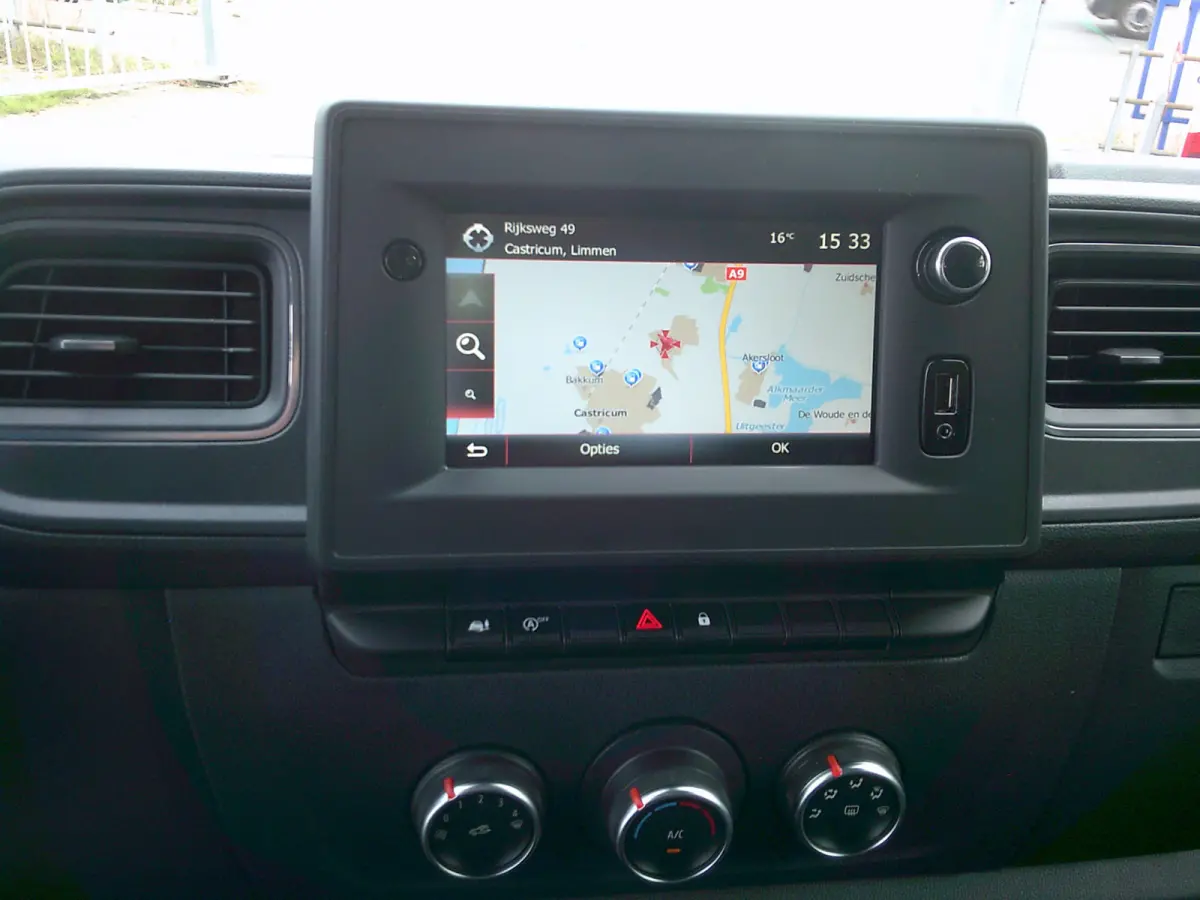 T33 2.3 dCi 150 L1H1 Energy VOORZIEN VAN AIRCO+CRUISE+AUTOMAAT !!!
