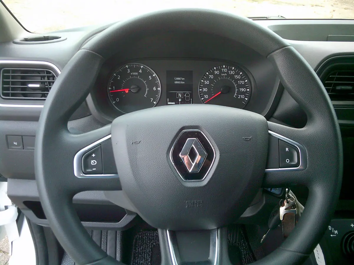 T33 2.3 dCi 150 L1H1 Energy VOORZIEN VAN AIRCO+CRUISE+AUTOMAAT !!!