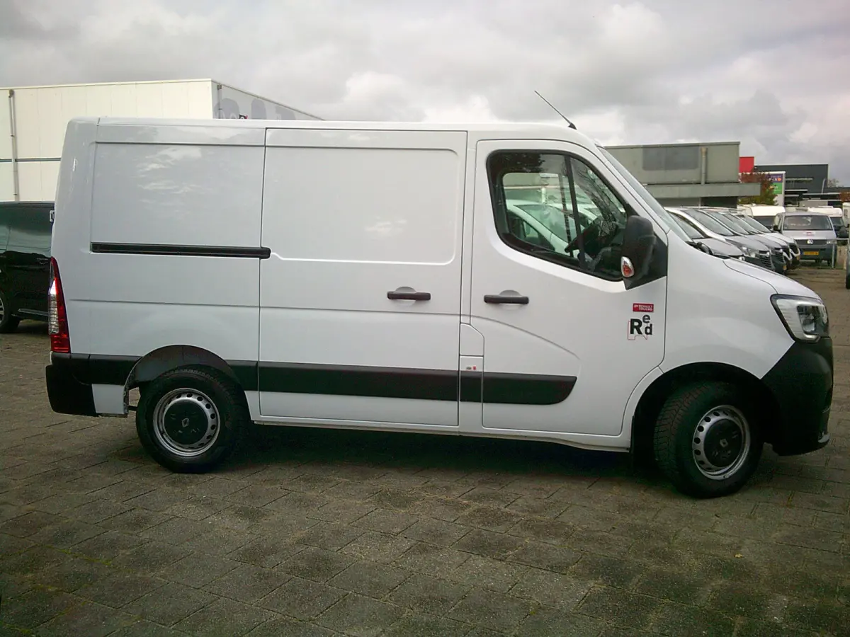 T33 2.3 dCi 150 L1H1 Energy VOORZIEN VAN AIRCO+CRUISE+AUTOMAAT !!!