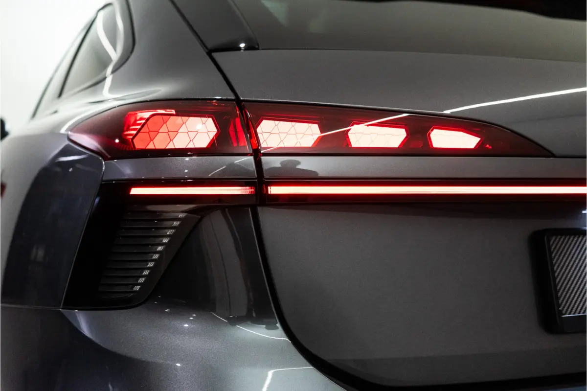 C9 e-hybrid 270KW Quattro S Edition Competition 367PK | Tech Pro | B&O | Lucht | Trekhaak | Werkelijk VOL OPTIE! 5 jaar Fabrieksgarantie