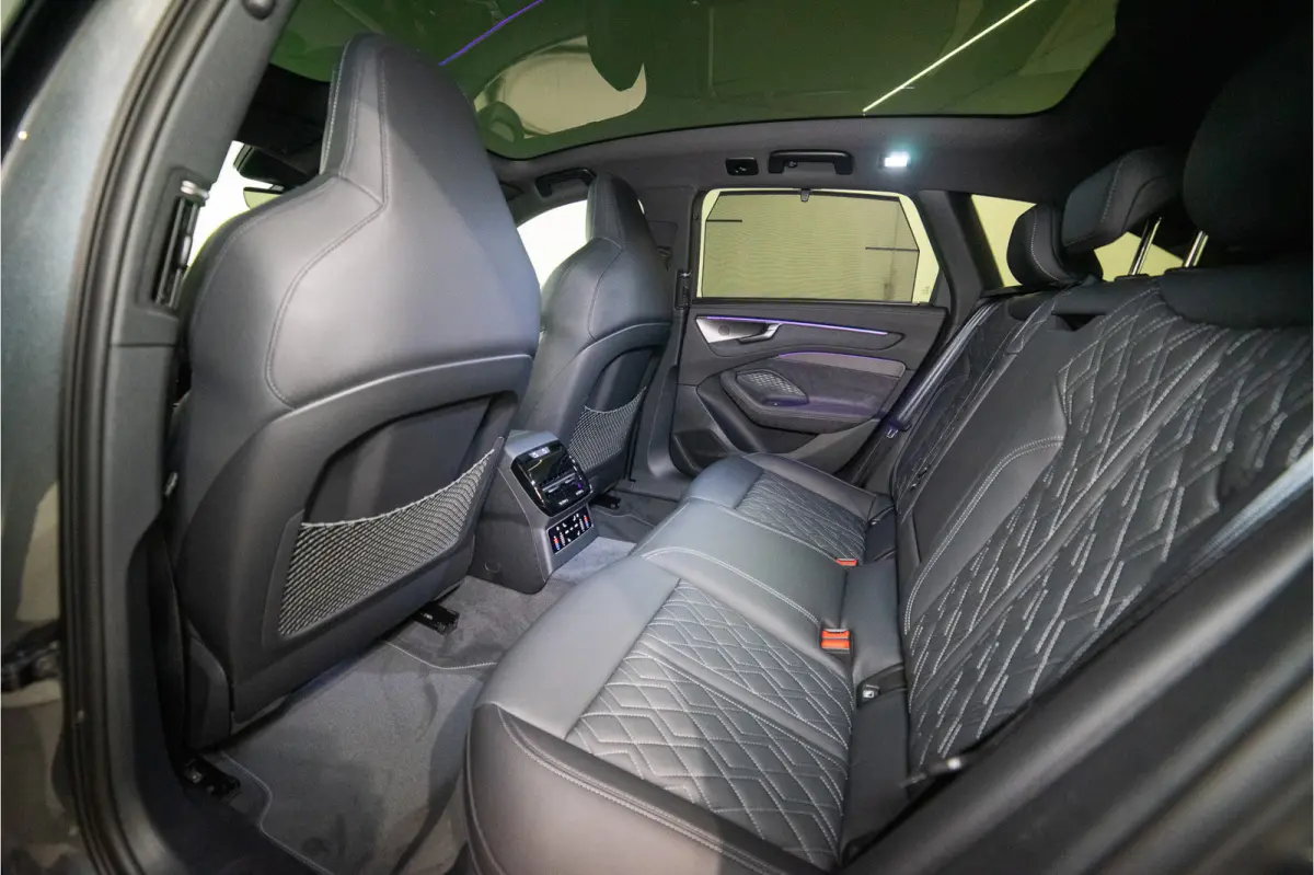 C9 e-hybrid 270KW Quattro S Edition Competition 367PK | Tech Pro | B&O | Lucht | Trekhaak | Werkelijk VOL OPTIE! 5 jaar Fabrieksgarantie