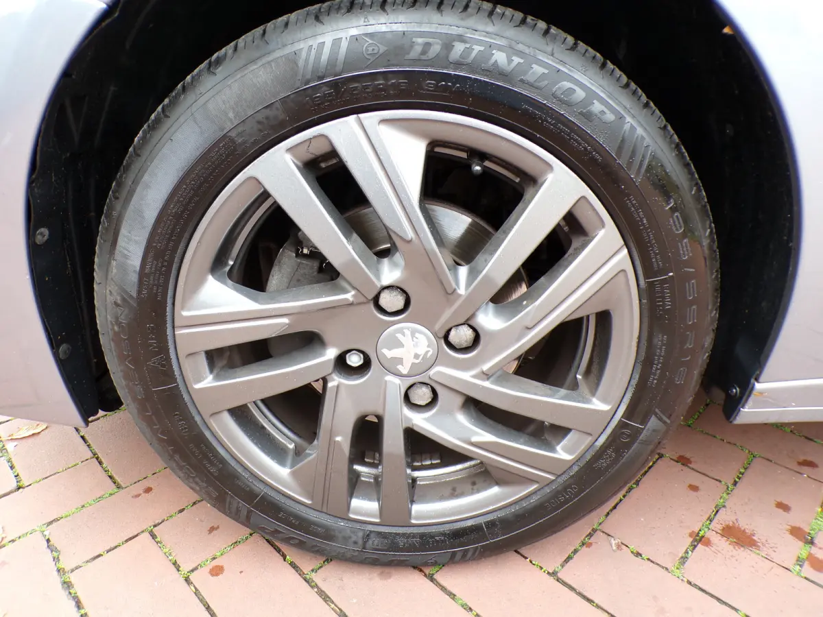 1.2 PureTech Active Pack