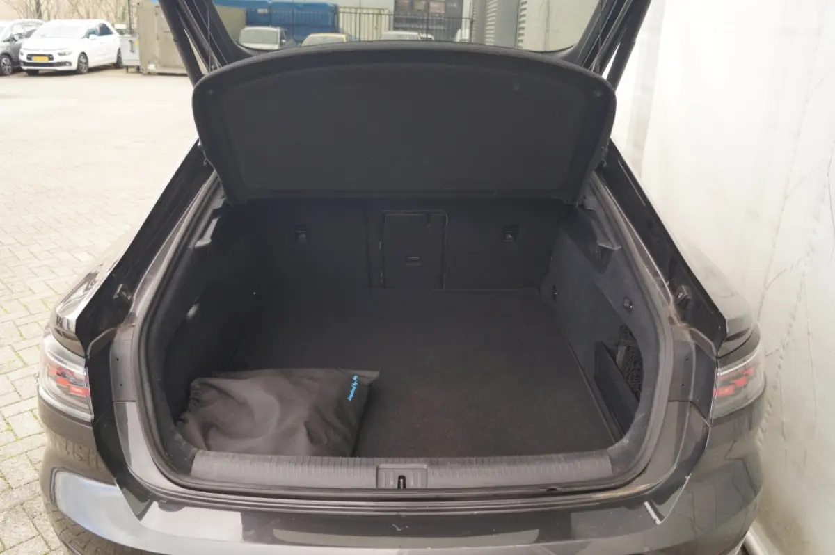 1.4 TSI eHybrid Elegance Business Plus -PANO-LEER-