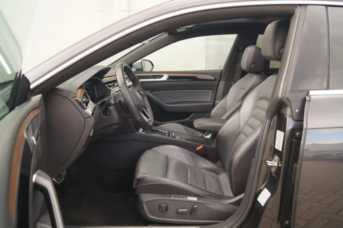 1.4 TSI eHybrid Elegance Business Plus -PANO-LEER-