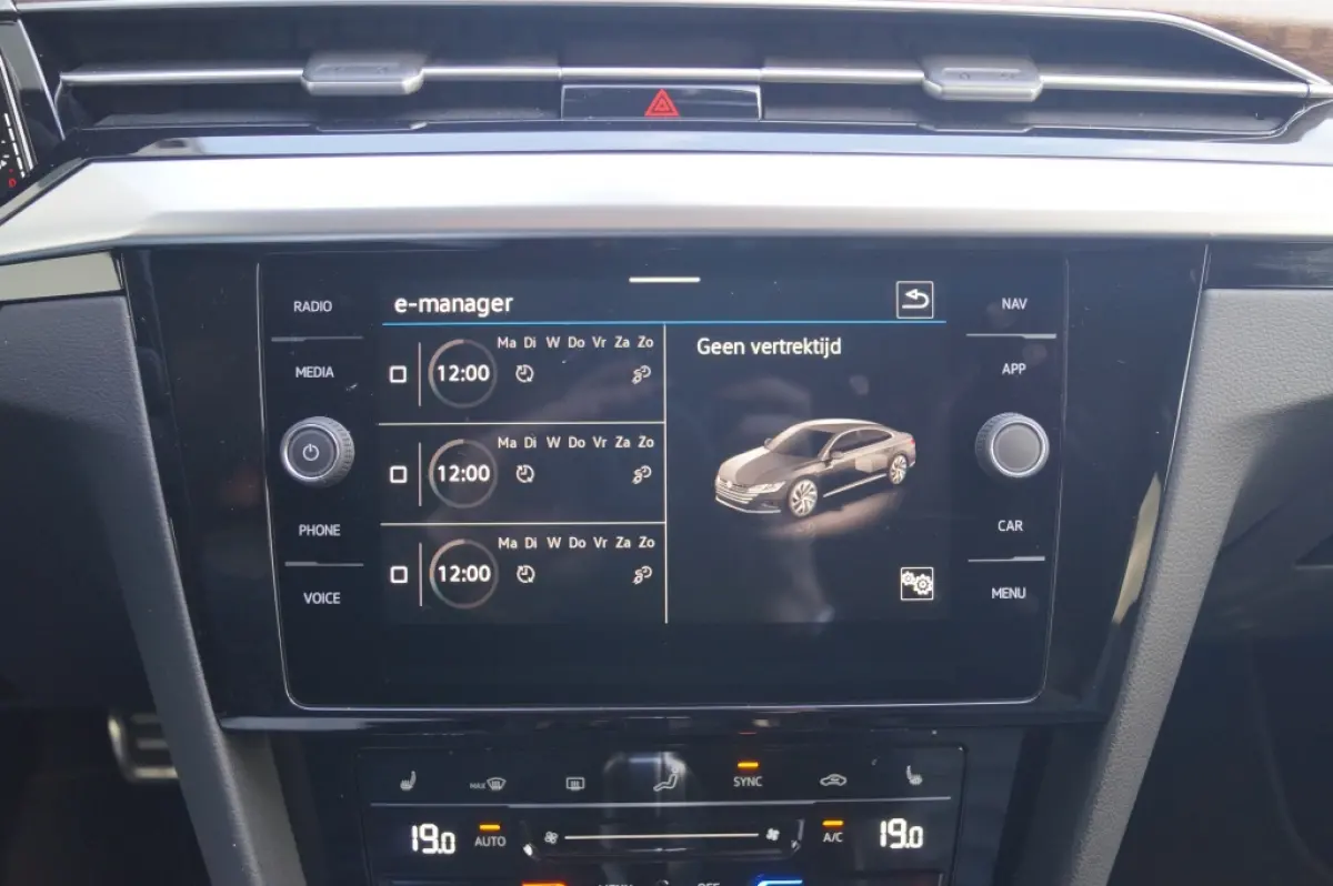 1.4 TSI eHybrid Elegance Business Plus -PANO-LEER-