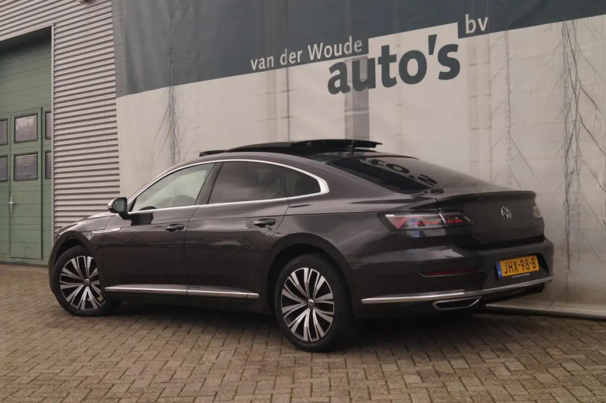 1.4 TSI eHybrid Elegance Business Plus -PANO-LEER-