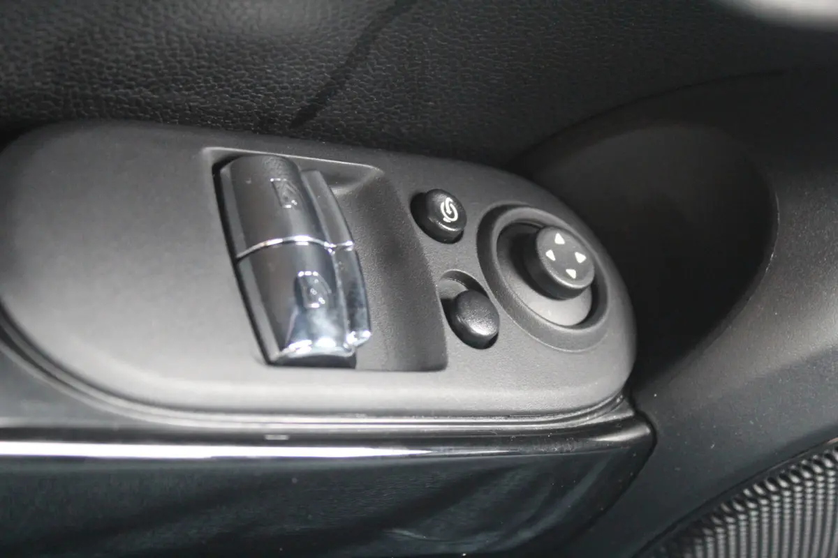 Mini 1.5 Camden Go Edition Stoelverwarming l Apple carplay/ Android auto l Cruise control l Sfeerverlichting VDL auto