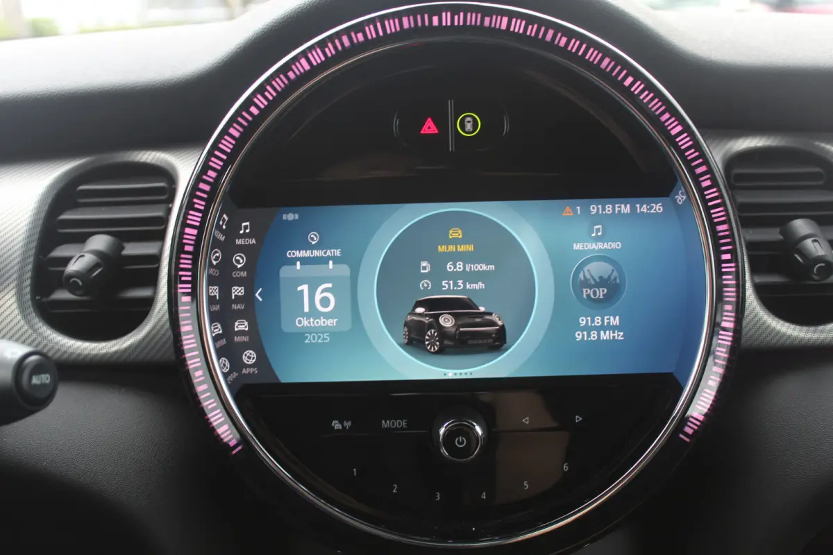 Mini 1.5 Camden Go Edition Stoelverwarming l Apple carplay/ Android auto l Cruise control l Sfeerverlichting VDL auto