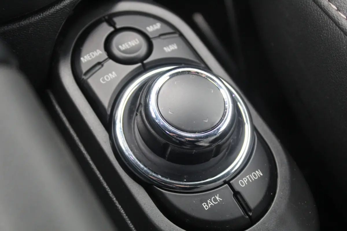 Mini 1.5 Camden Go Edition Stoelverwarming l Apple carplay/ Android auto l Cruise control l Sfeerverlichting VDL auto