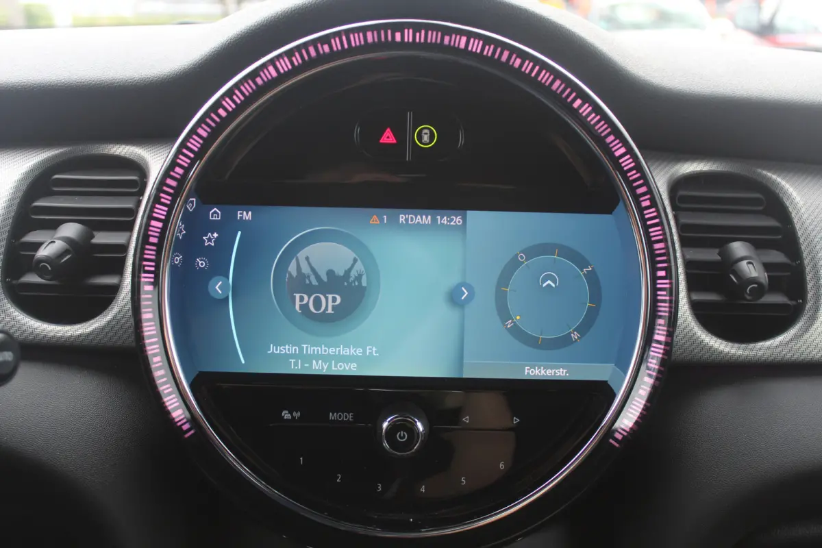Mini 1.5 Camden Go Edition Stoelverwarming l Apple carplay/ Android auto l Cruise control l Sfeerverlichting VDL auto
