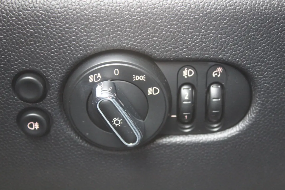 Mini 1.5 Camden Go Edition Stoelverwarming l Apple carplay/ Android auto l Cruise control l Sfeerverlichting VDL auto