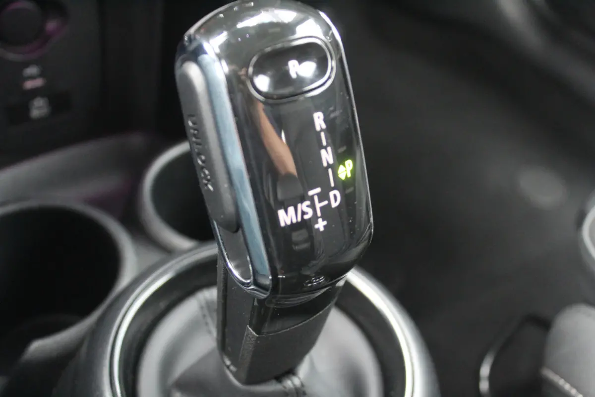 Mini 1.5 Camden Go Edition Stoelverwarming l Apple carplay/ Android auto l Cruise control l Sfeerverlichting VDL auto