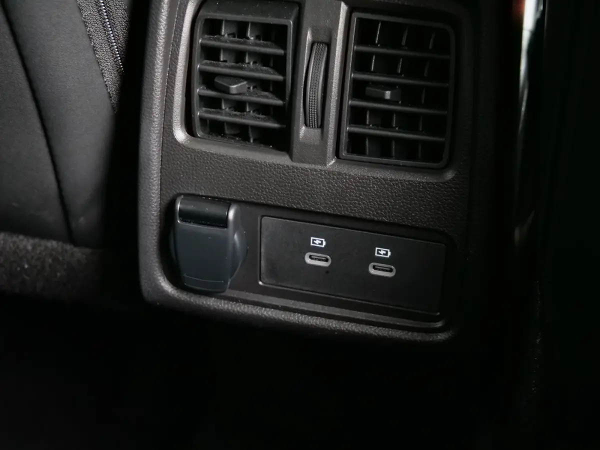 1.6 E-Tech full hybrid techno 143 Pk Navi / Apple Carplay / Camera / Stoelverwarming