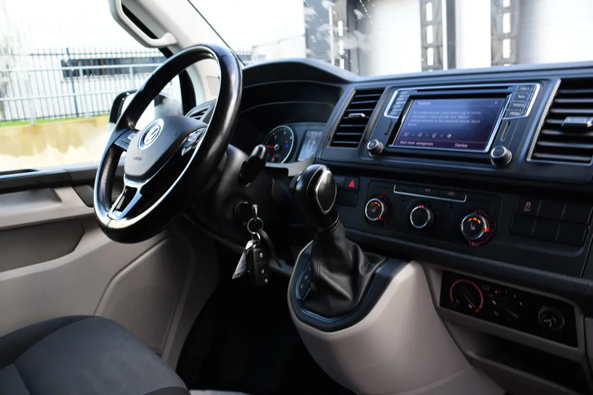 2.0 TDI L2H1 DC 4Motion Highline Black Edition Camera, Cruise, Automaat, Multimedia, 204Pk, 2 x schuifdeur, LED, Uniek!