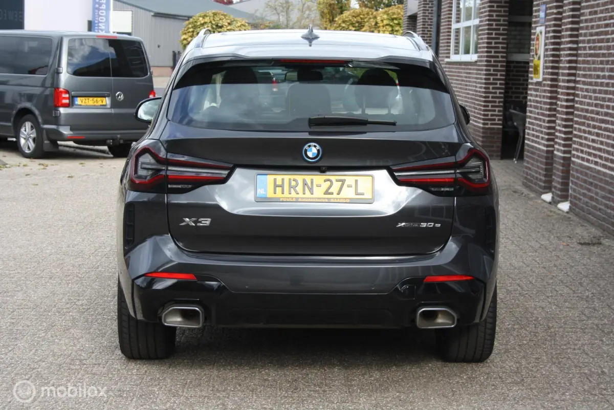 High Exe. M Sport. Pano. xDrive30e High Exe. M Sport. Pano.