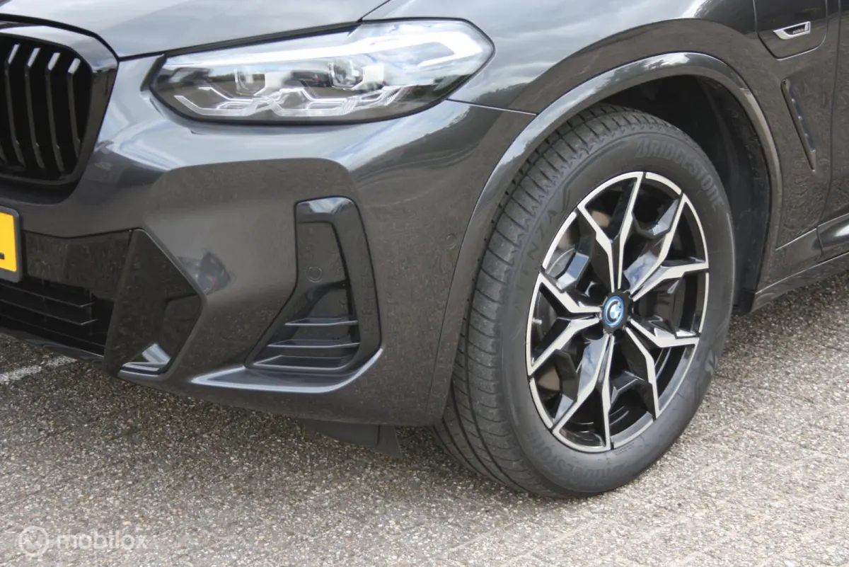 High Exe. M Sport. Pano. xDrive30e High Exe. M Sport. Pano.