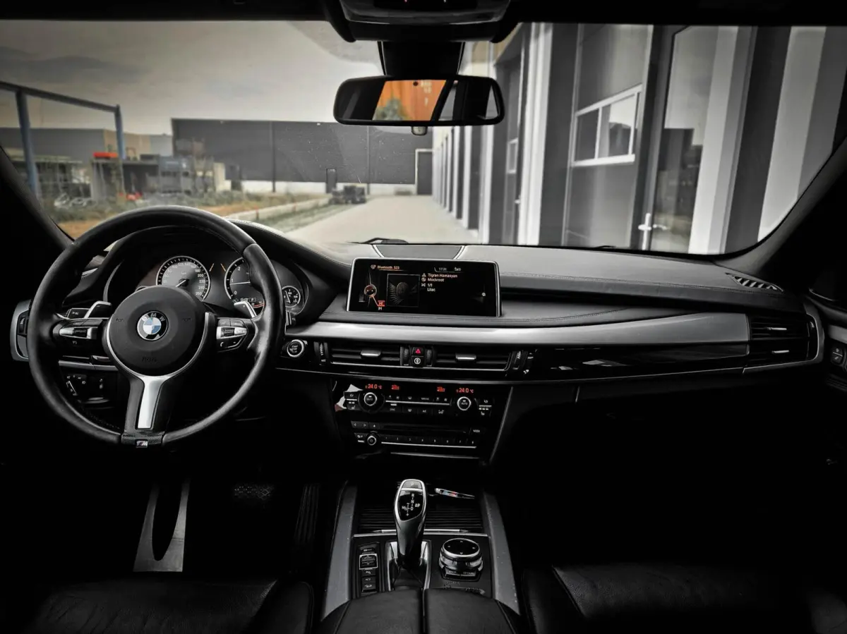 40D xDrive M-Sport | HUD | COMFORTZETELS | PANO | LED | CARBONSCHWARZ METTALIC | TREKHAAK | MEMORY