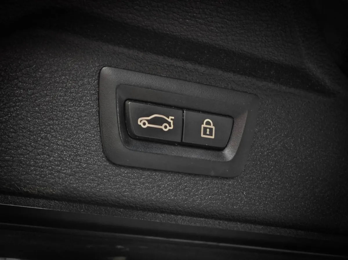 40D xDrive M-Sport | HUD | COMFORTZETELS | PANO | LED | CARBONSCHWARZ METTALIC | TREKHAAK | MEMORY
