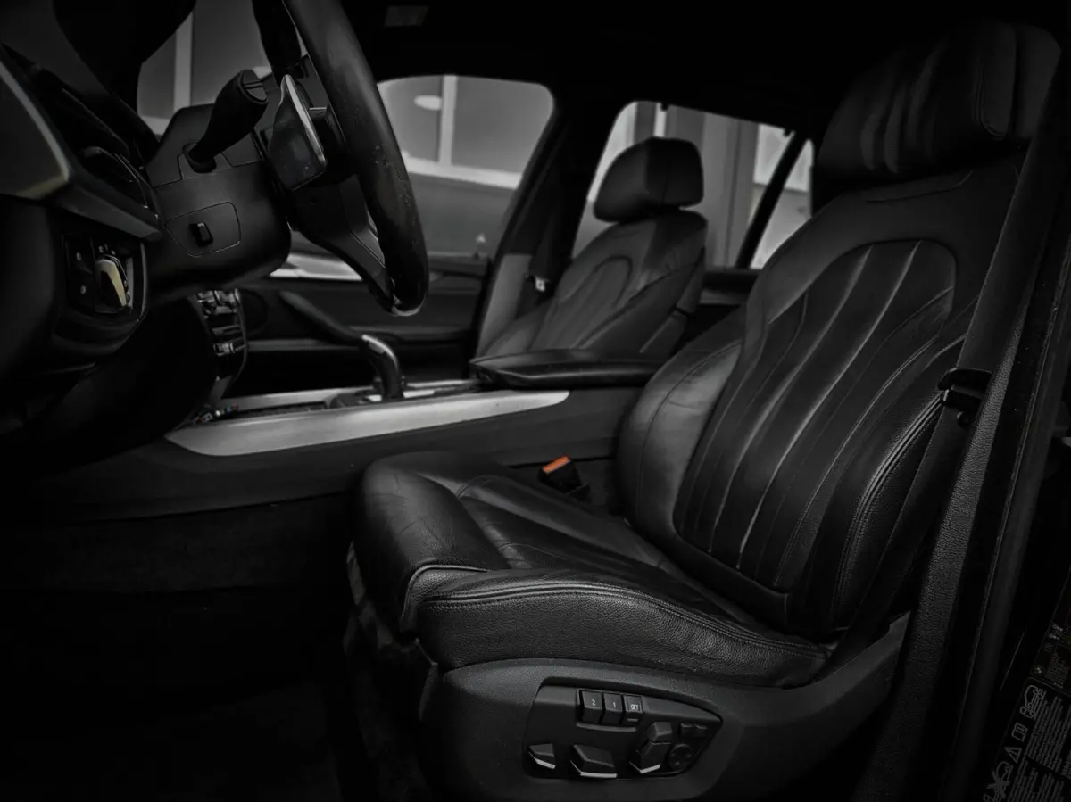 40D xDrive M-Sport | HUD | COMFORTZETELS | PANO | LED | CARBONSCHWARZ METTALIC | TREKHAAK | MEMORY