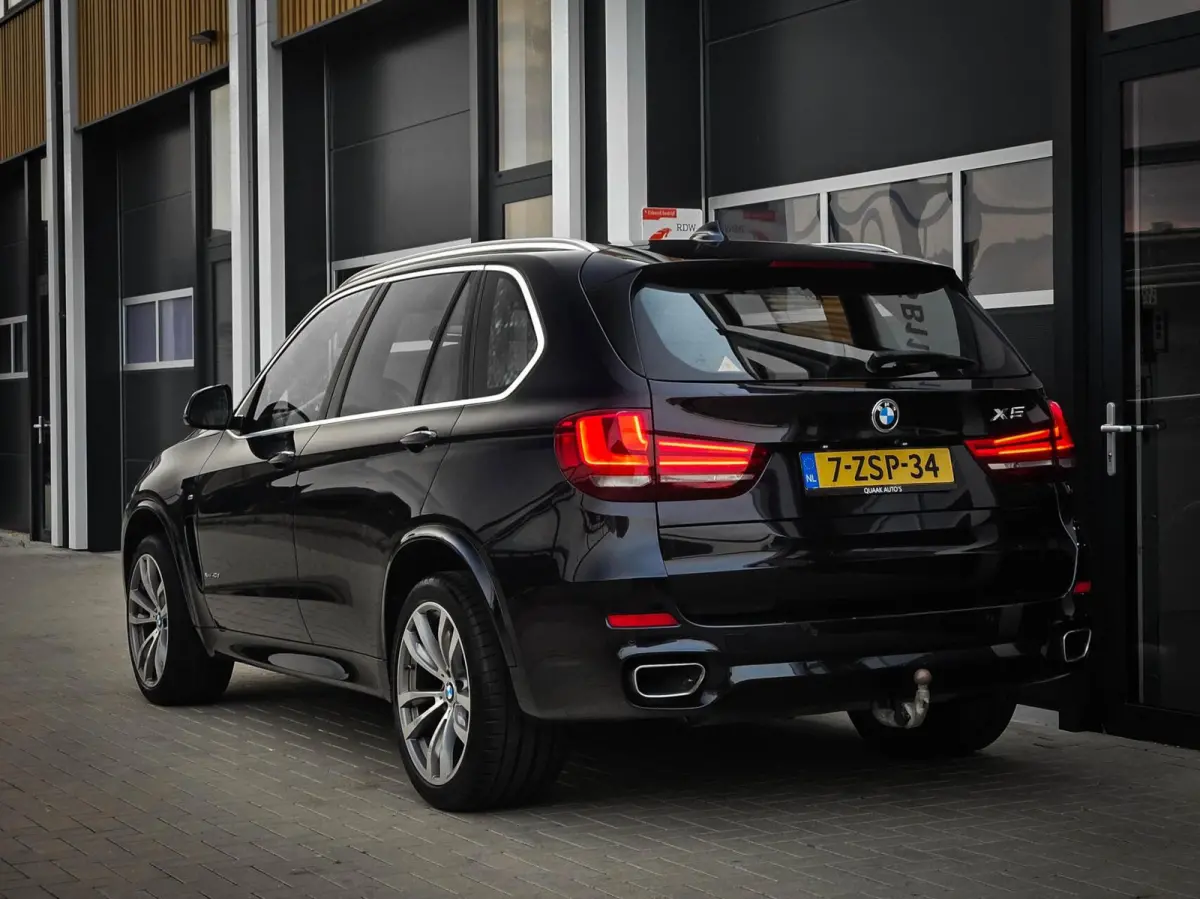 40D xDrive M-Sport | HUD | COMFORTZETELS | PANO | LED | CARBONSCHWARZ METTALIC | TREKHAAK | MEMORY