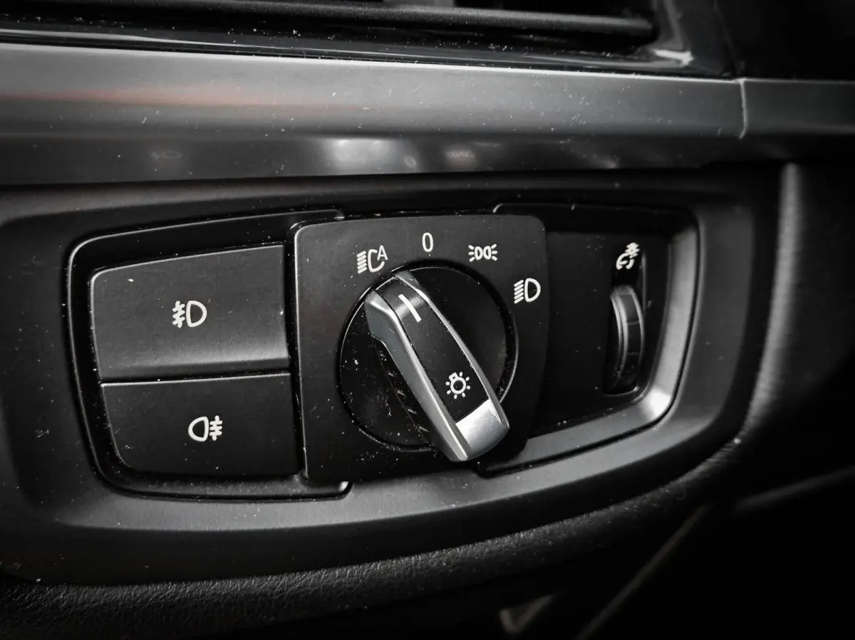 40D xDrive M-Sport | HUD | COMFORTZETELS | PANO | LED | CARBONSCHWARZ METTALIC | TREKHAAK | MEMORY