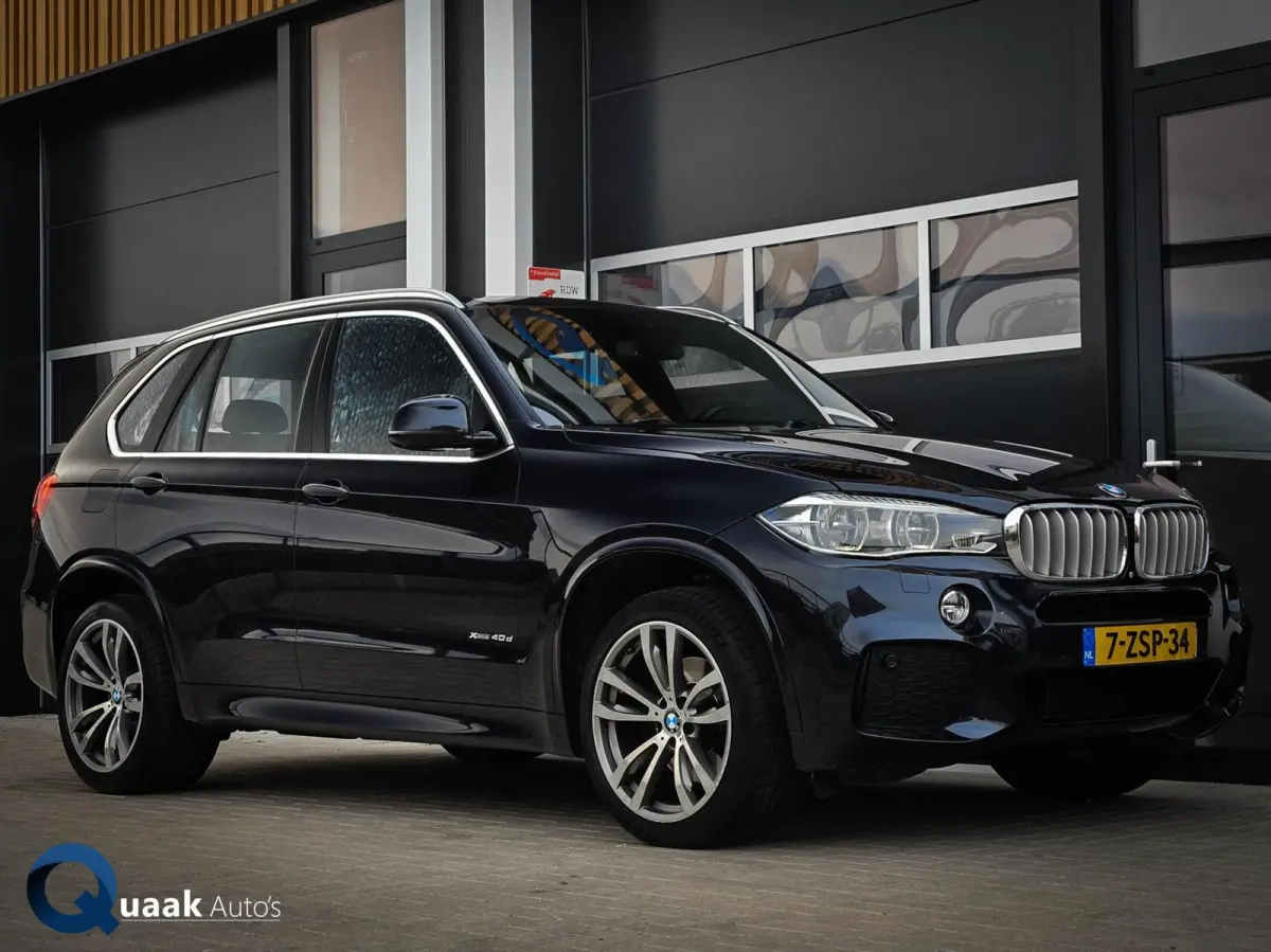 40D xDrive M-Sport | HUD | COMFORTZETELS | PANO | LED | CARBONSCHWARZ METTALIC | TREKHAAK | MEMORY