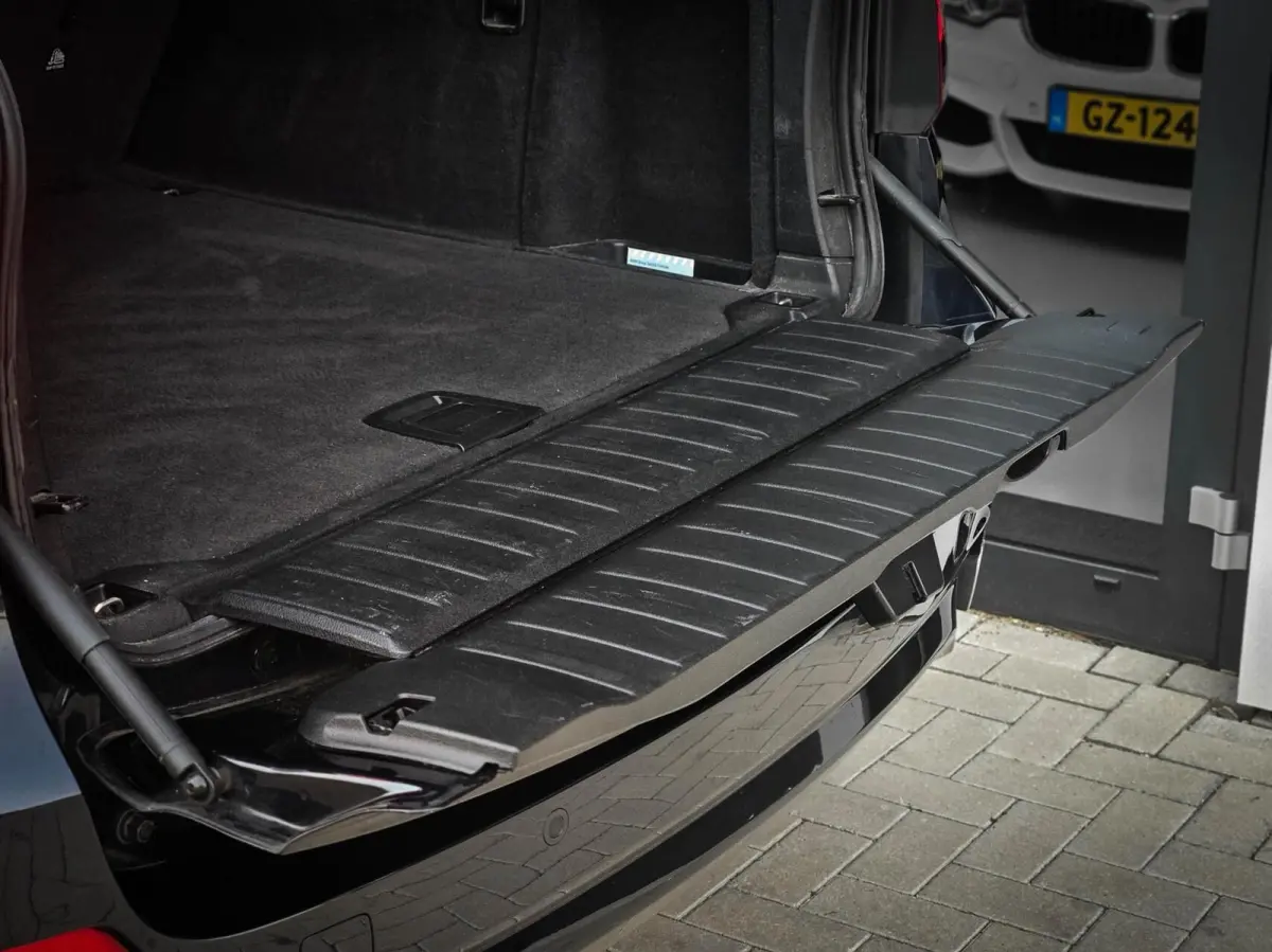 40D xDrive M-Sport | HUD | COMFORTZETELS | PANO | LED | CARBONSCHWARZ METTALIC | TREKHAAK | MEMORY