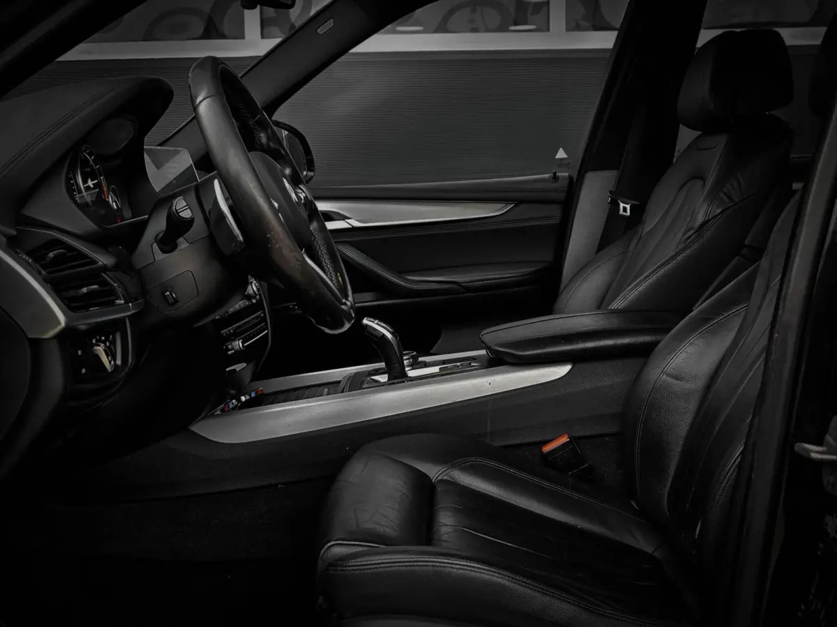 40D xDrive M-Sport | HUD | COMFORTZETELS | PANO | LED | CARBONSCHWARZ METTALIC | TREKHAAK | MEMORY
