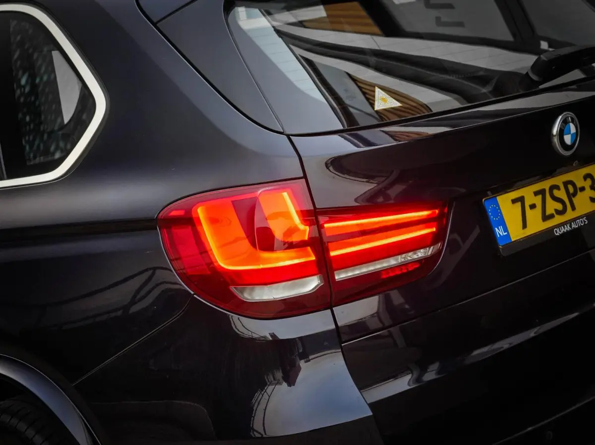 40D xDrive M-Sport | HUD | COMFORTZETELS | PANO | LED | CARBONSCHWARZ METTALIC | TREKHAAK | MEMORY