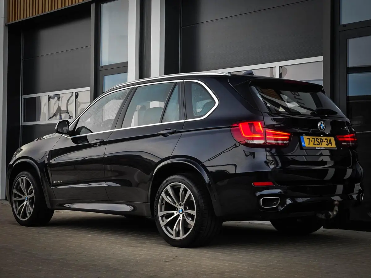 40D xDrive M-Sport | HUD | COMFORTZETELS | PANO | LED | CARBONSCHWARZ METTALIC | TREKHAAK | MEMORY