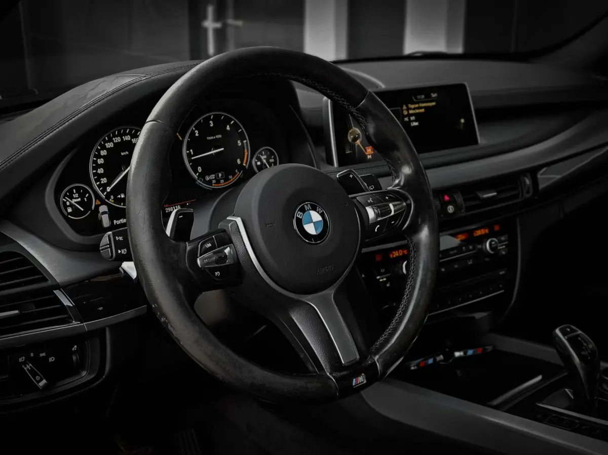40D xDrive M-Sport | HUD | COMFORTZETELS | PANO | LED | CARBONSCHWARZ METTALIC | TREKHAAK | MEMORY