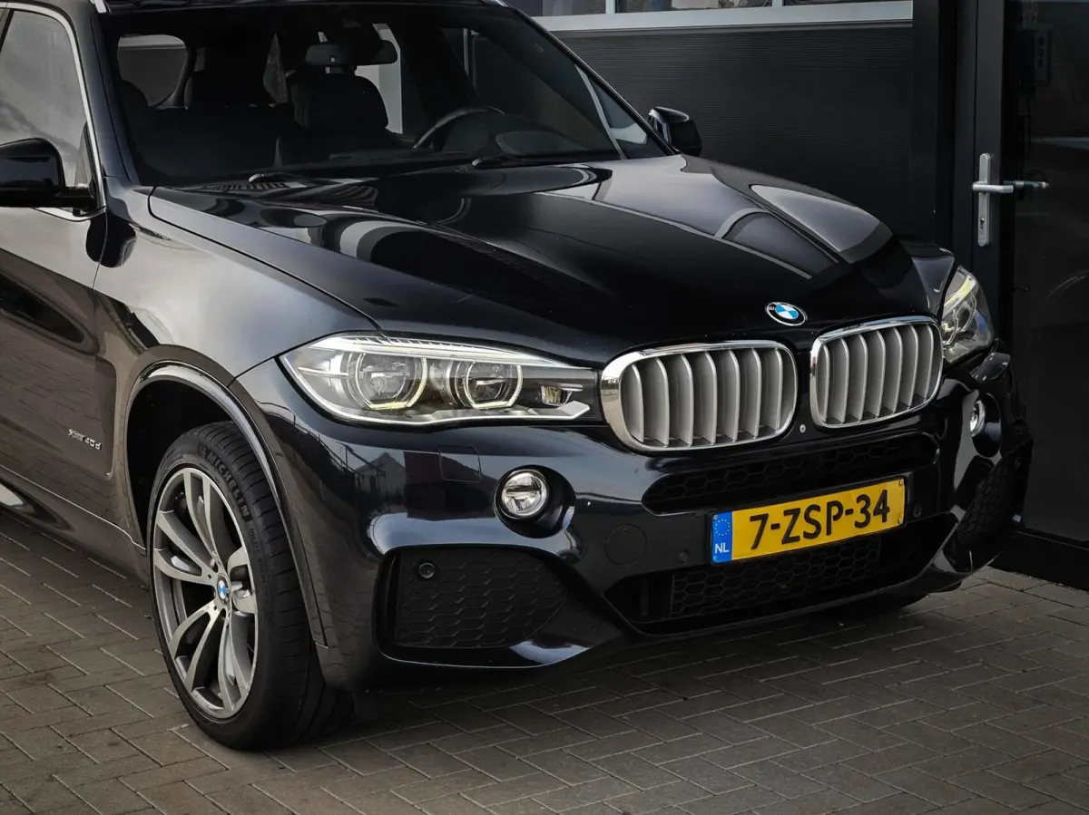 40D xDrive M-Sport | HUD | COMFORTZETELS | PANO | LED | CARBONSCHWARZ METTALIC | TREKHAAK | MEMORY