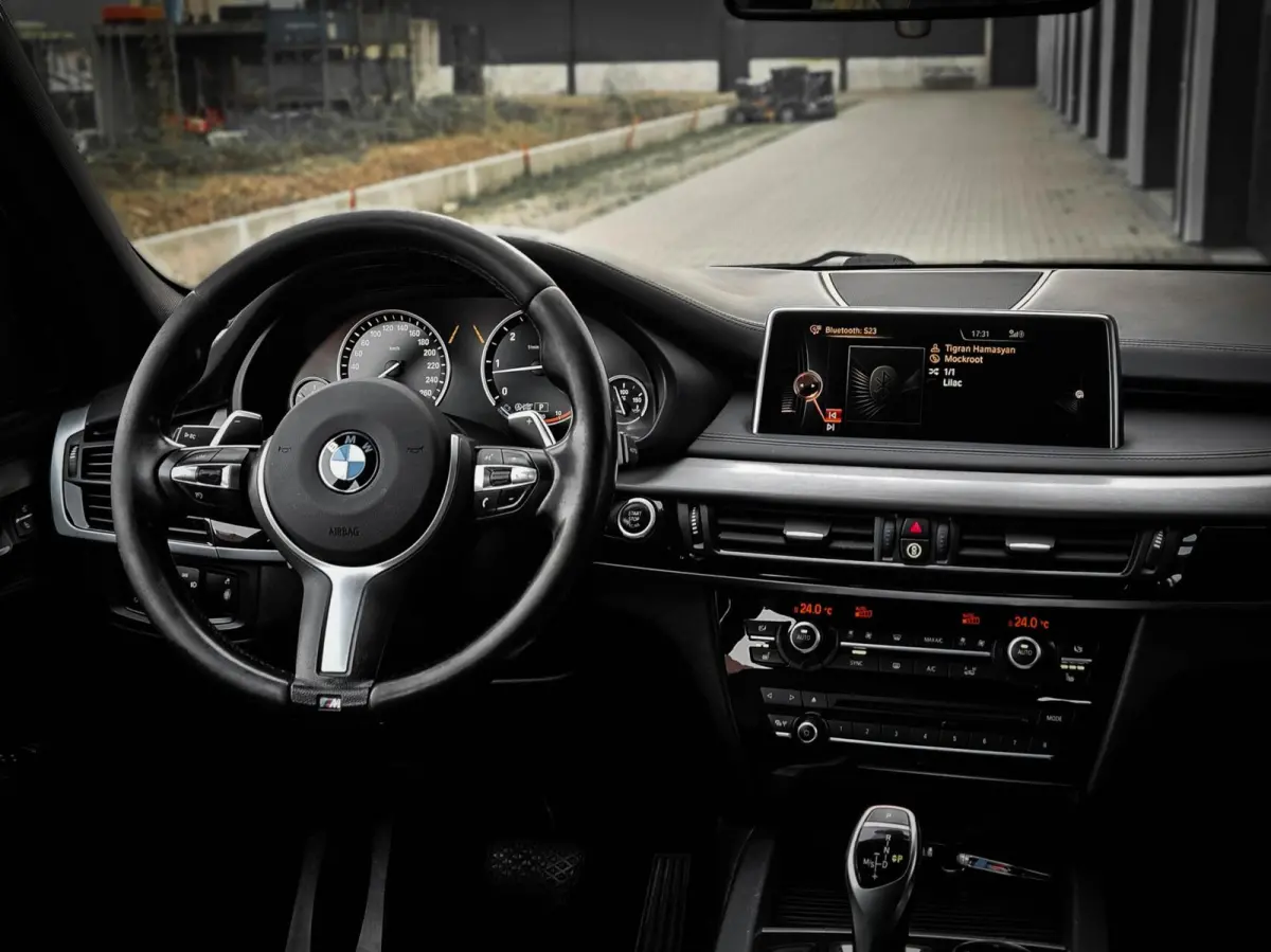 40D xDrive M-Sport | HUD | COMFORTZETELS | PANO | LED | CARBONSCHWARZ METTALIC | TREKHAAK | MEMORY