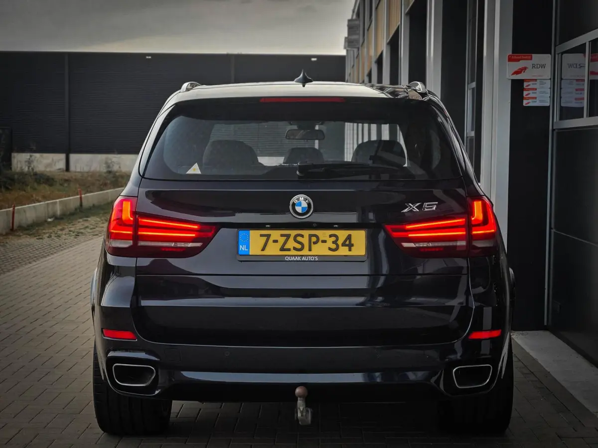 40D xDrive M-Sport | HUD | COMFORTZETELS | PANO | LED | CARBONSCHWARZ METTALIC | TREKHAAK | MEMORY