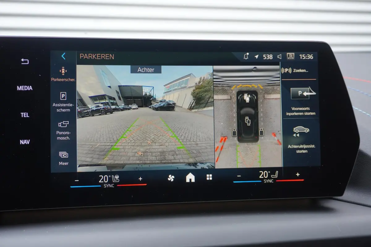 5-deurs 120 M Sportpakket Pro | Panoramadak elektrisch | Driving Assistant | Head-Up Display | Adaptief M-onderstel |
