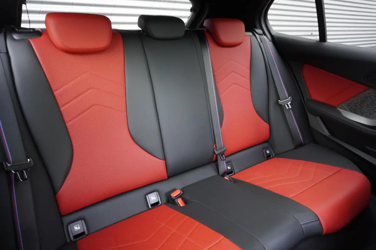 5-deurs 120 M Sportpakket Pro | Panoramadak elektrisch | Driving Assistant | Head-Up Display | Adaptief M-onderstel |