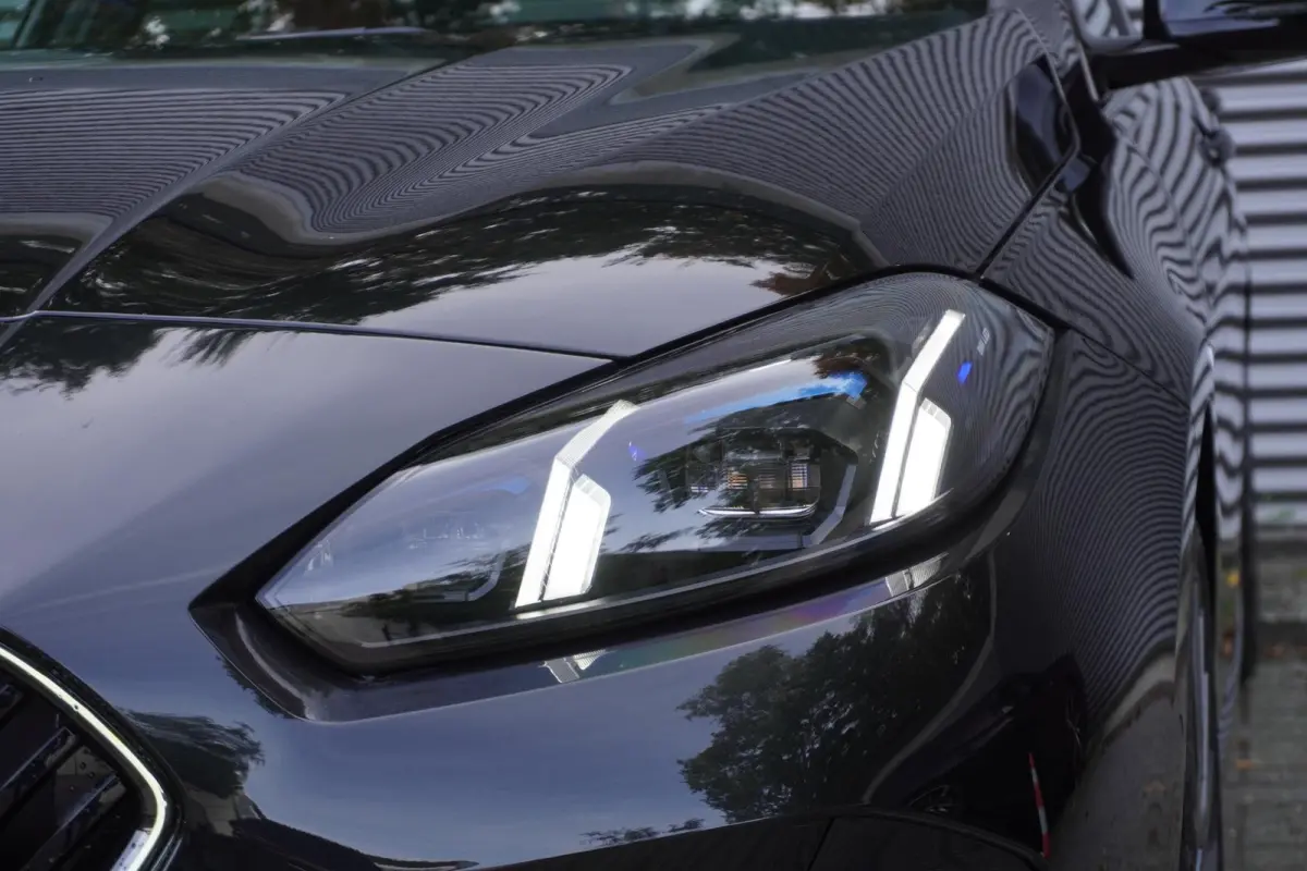 5-deurs 120 M Sportpakket Pro | Panoramadak elektrisch | Driving Assistant | Head-Up Display | Adaptief M-onderstel |